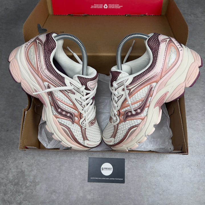 SAUCONY PROGRID OMNI 9 &