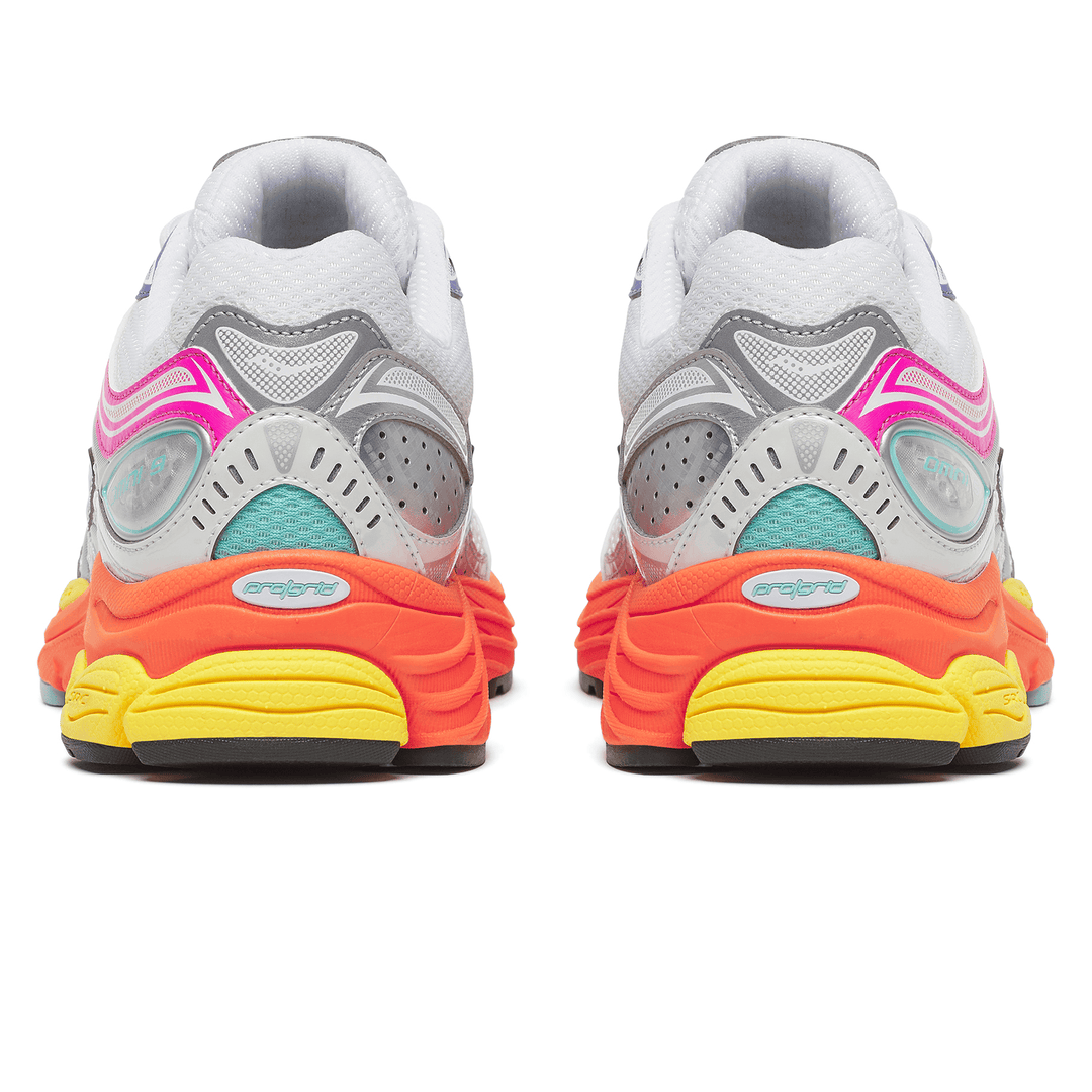 SAUCONY PROGRID OMNI 9 &