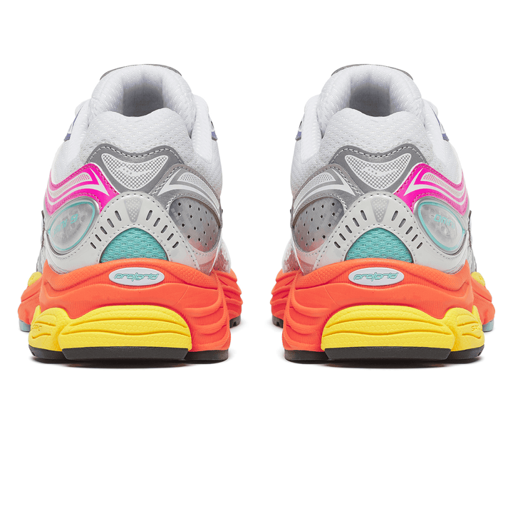 SAUCONY PROGRID OMNI 9 &