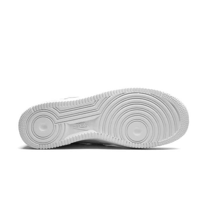 NIKE AIR FORCE 1 LOW &