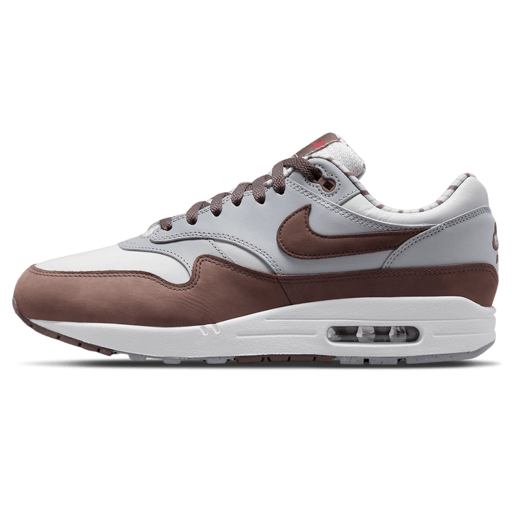 NIKE AIR MAX 1 PREMIUM &