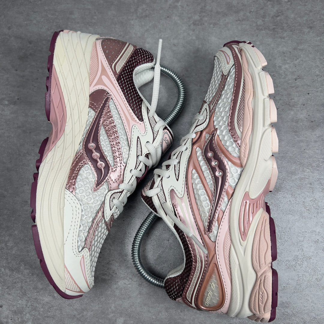 SAUCONY PROGRID OMNI 9 &