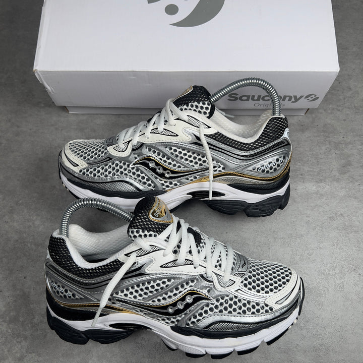 SAUCONY PROGRID OMNI 9 SILVER GOLD