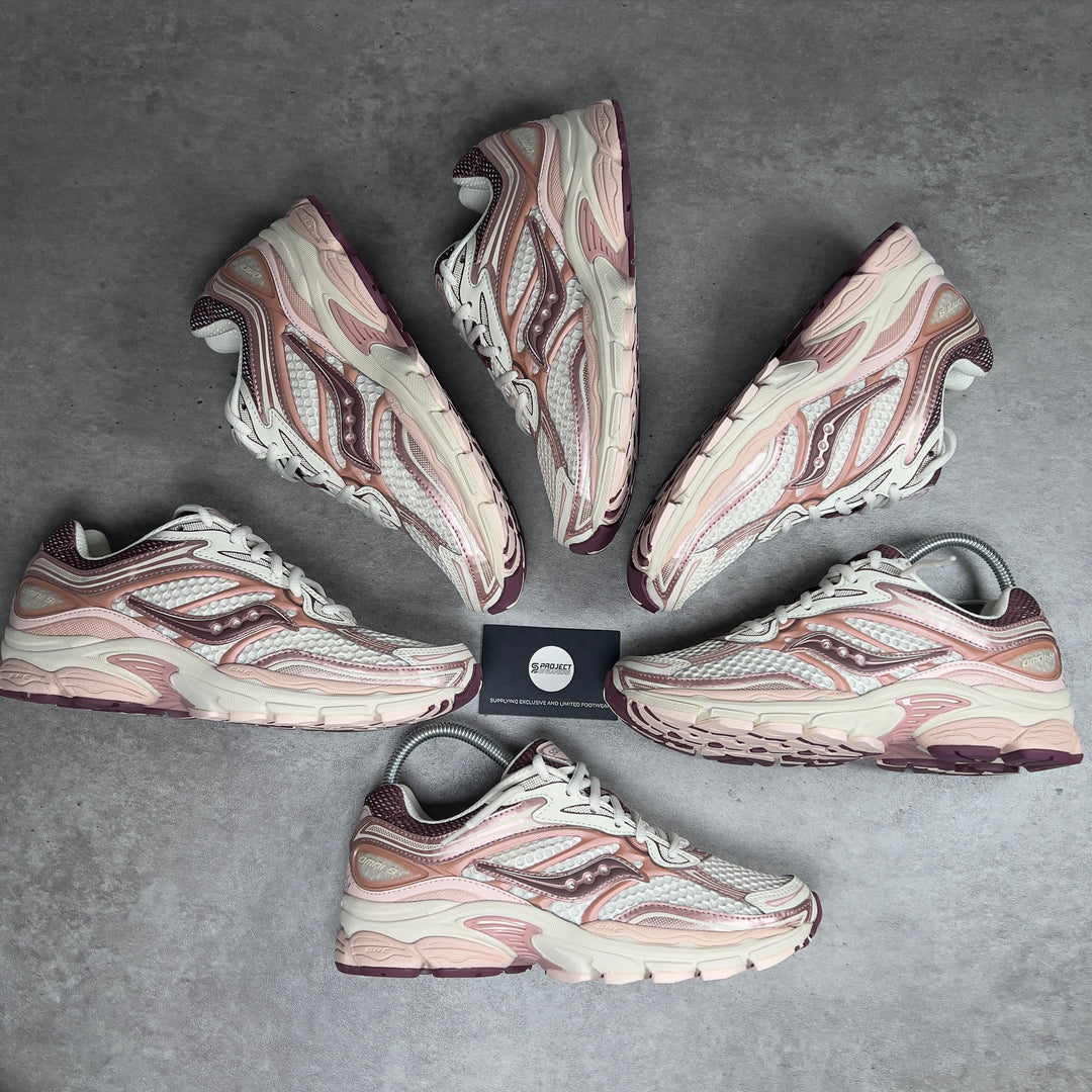 SAUCONY PROGRID OMNI 9 &