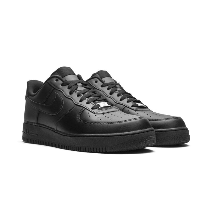 NIKE AIR FORCE 1 LOW &