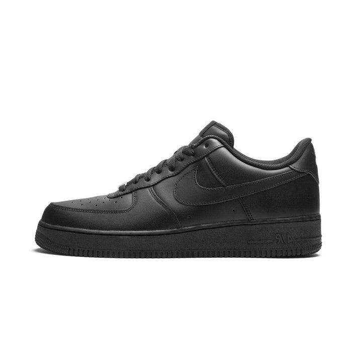 NIKE AIR FORCE 1 LOW &