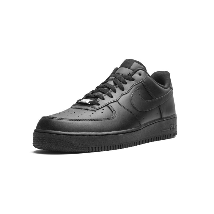 NIKE AIR FORCE 1 LOW &