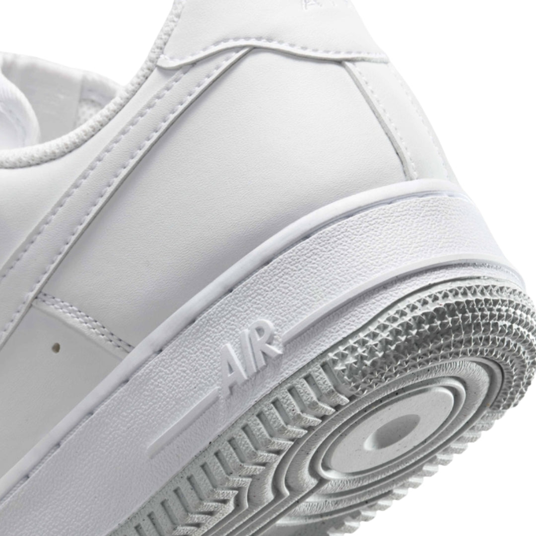 NIKE AIR FORCE 1 &