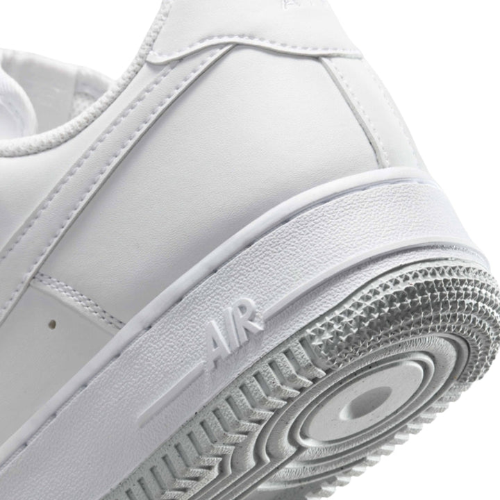 NIKE AIR FORCE 1 &