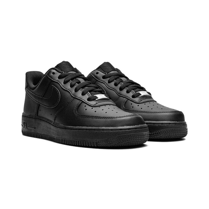 NIKE AIR FORCE 1 LOW &