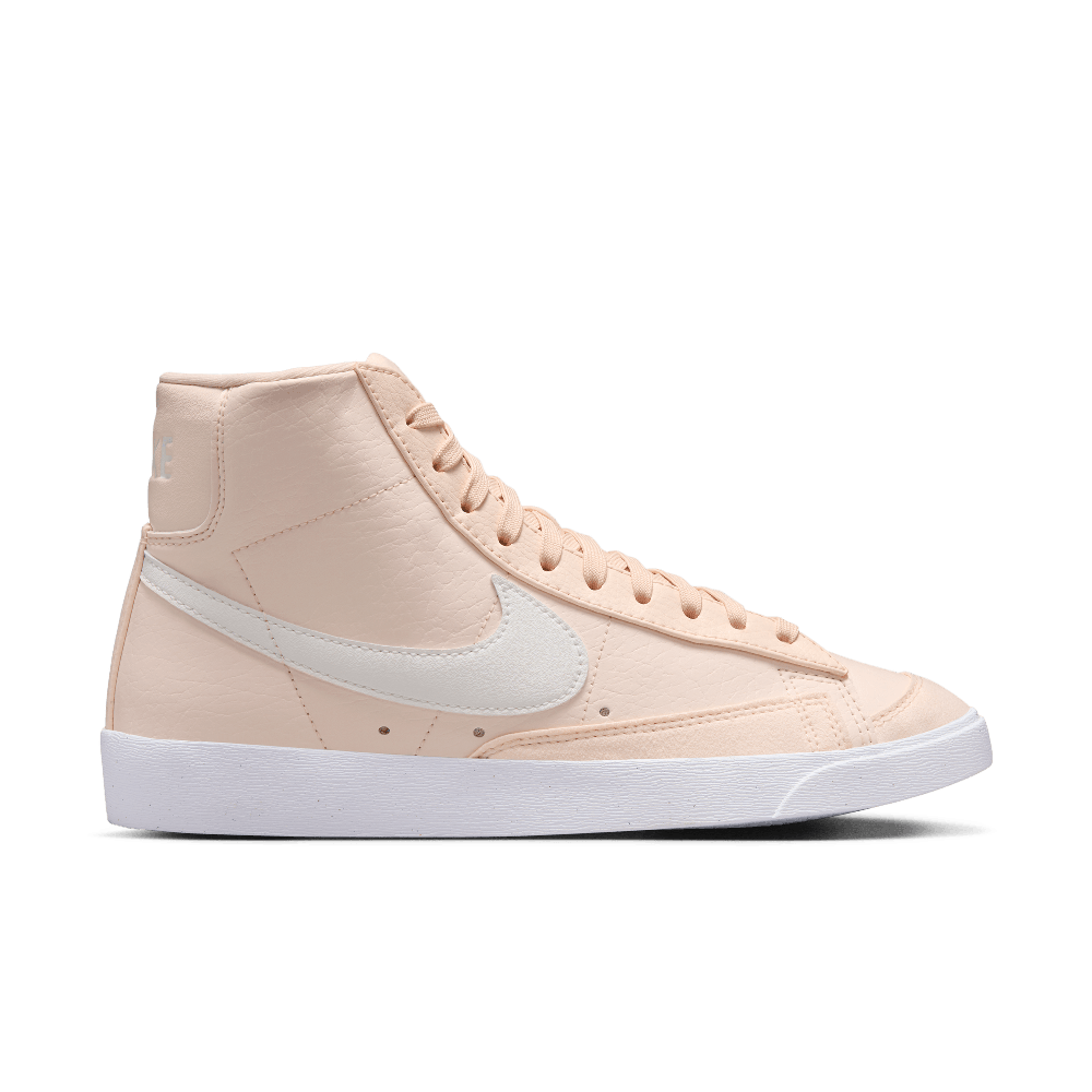 NIKE BLAZER MID &