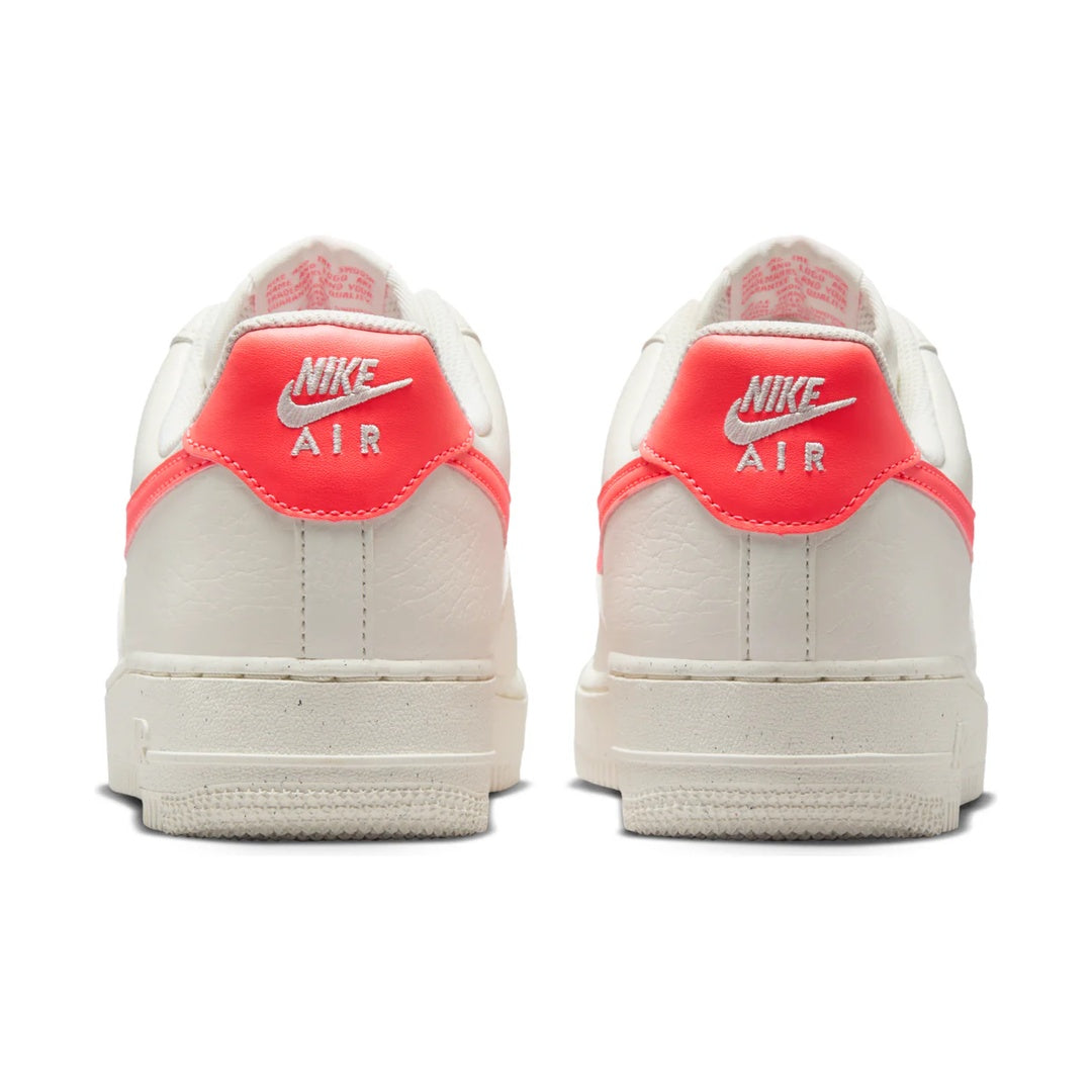 NIKE AIR FORCE 1 &