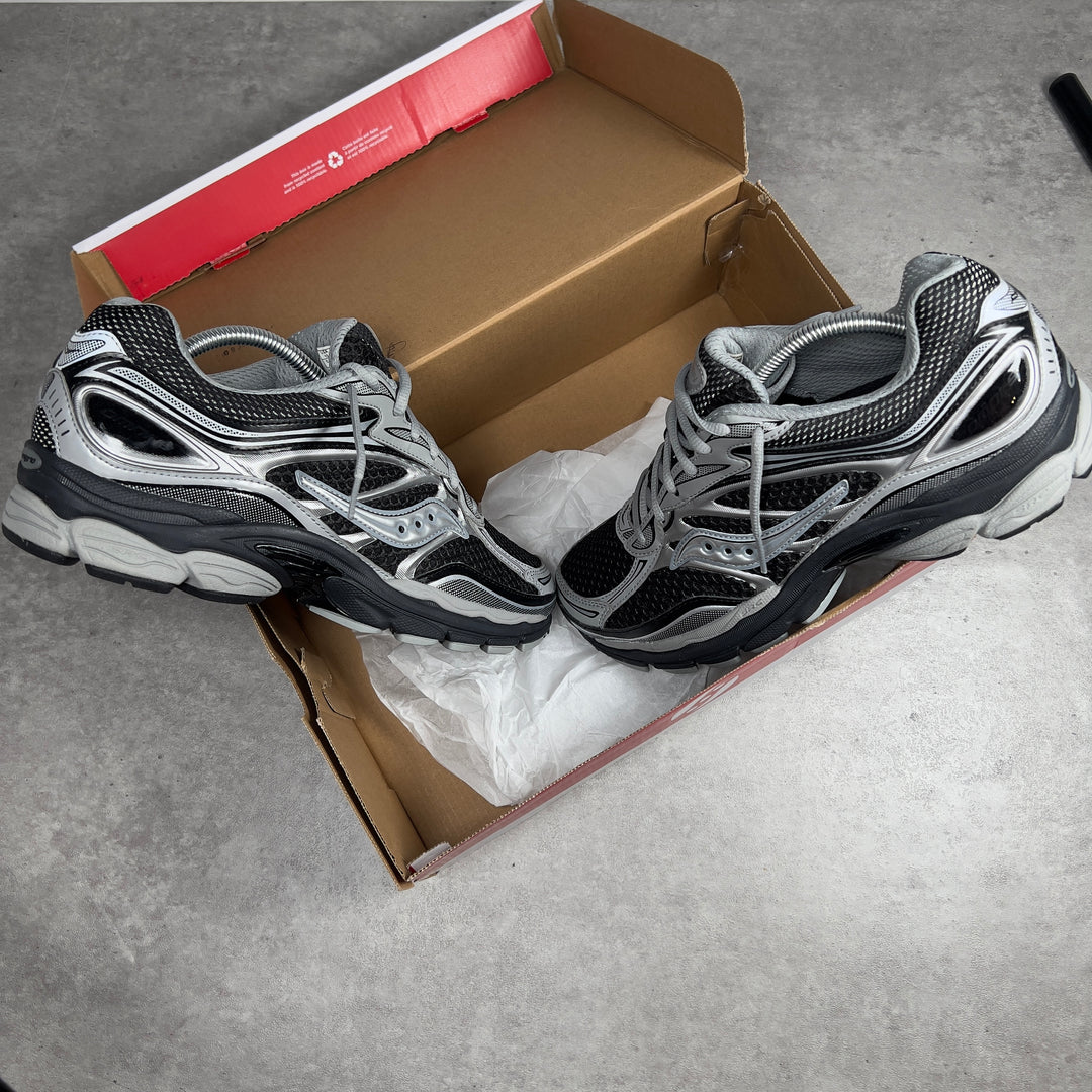 SAUCONY PROGRID OMNI 9 &