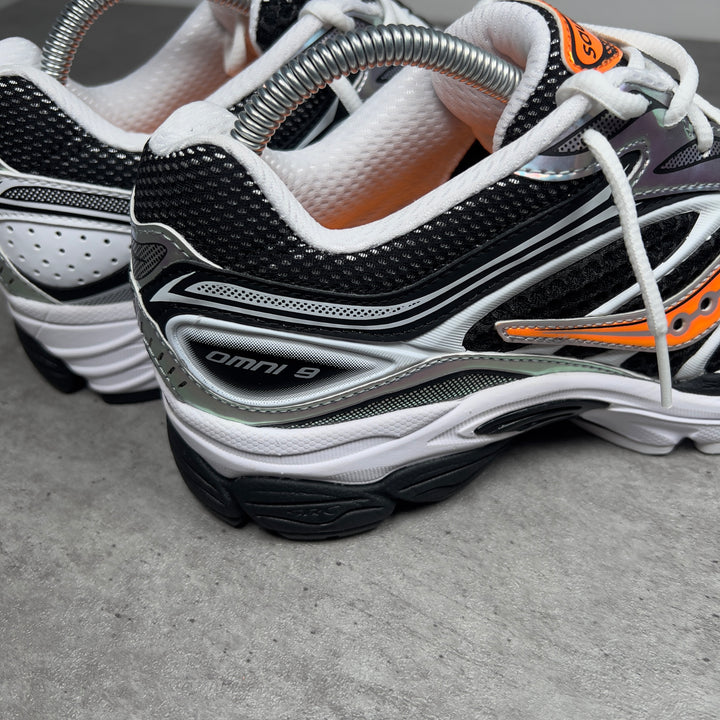 SAUCONY PROGRID OMNI 9 SPEED SHADES WHITE BLACK ORANGE