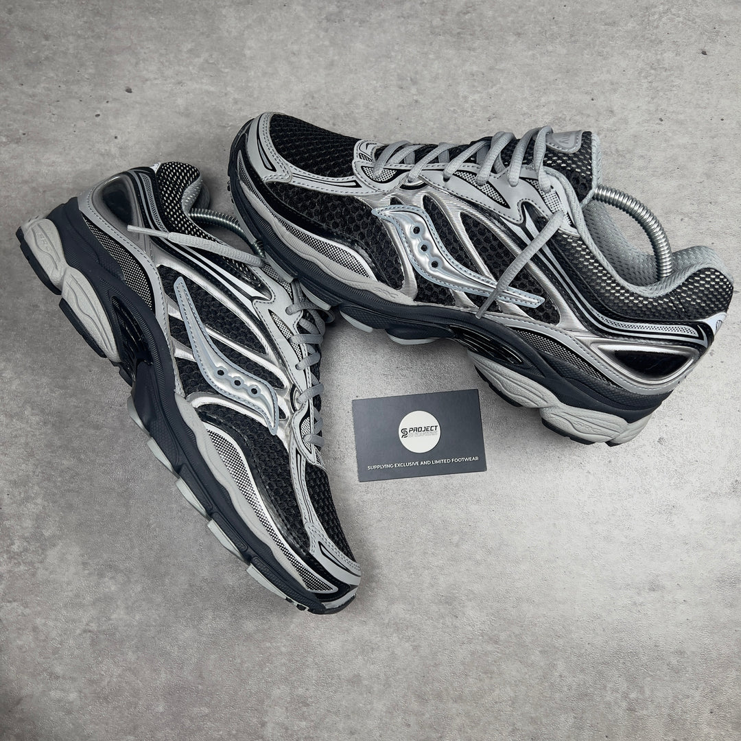 SAUCONY PROGRID OMNI 9 &