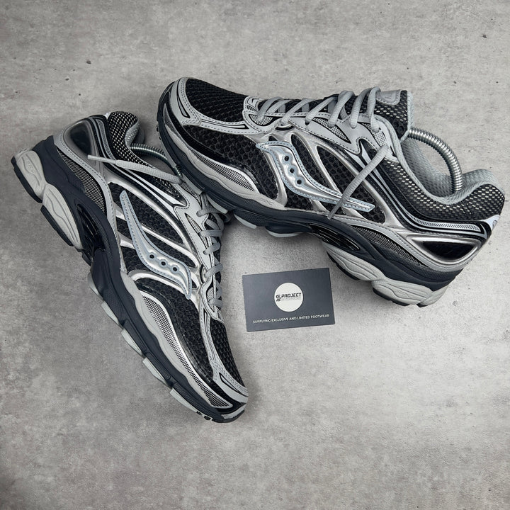 SAUCONY PROGRID OMNI 9 &