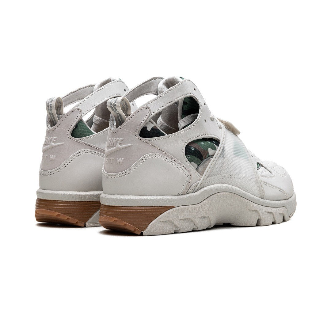 NIKE AIR TRAINER HUARACHE CORTEIZ LIGHT BONE