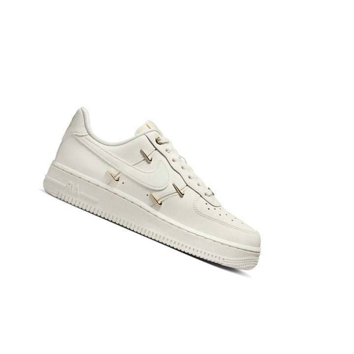 NIKE AIR FORCE 1 &