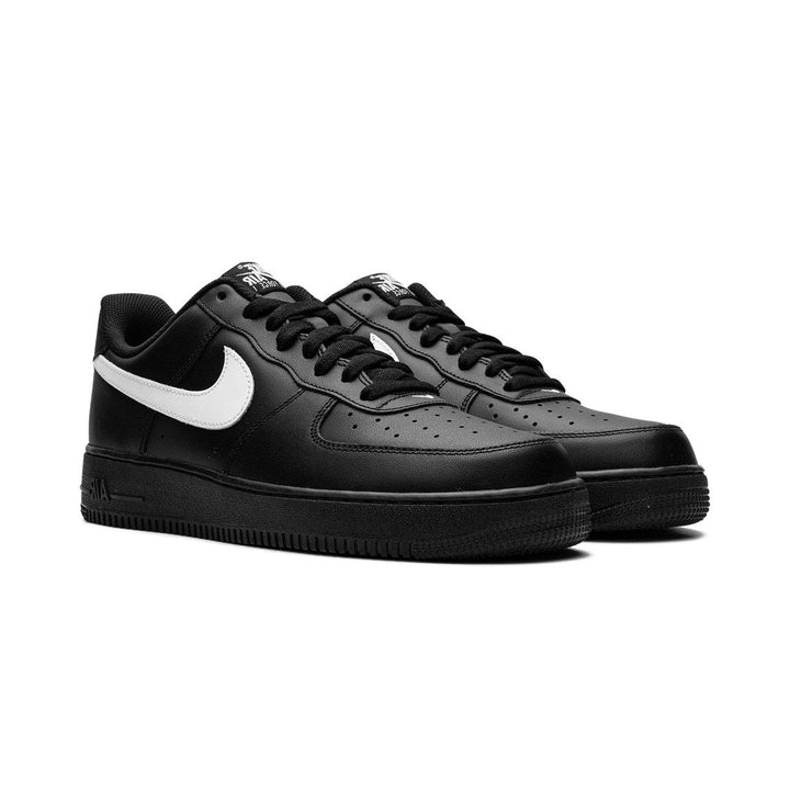 NIKE AIR FORCE 1 LOW &