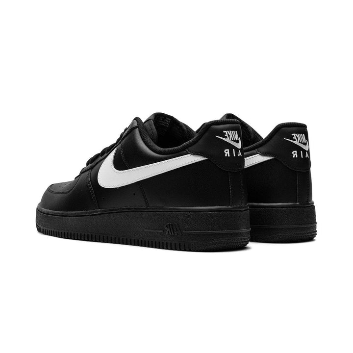 NIKE AIR FORCE 1 LOW &