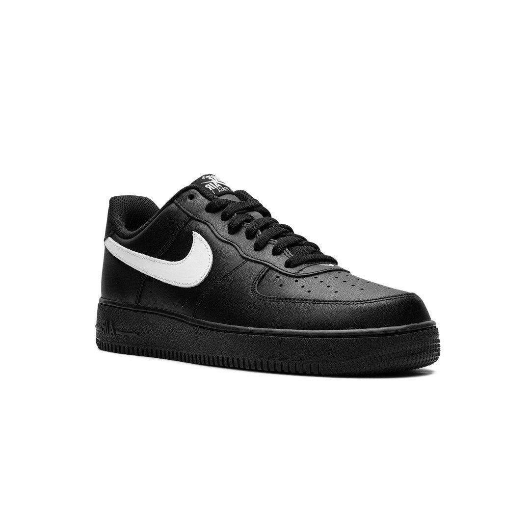 NIKE AIR FORCE 1 LOW &
