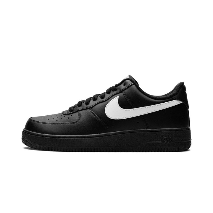 NIKE AIR FORCE 1 LOW &