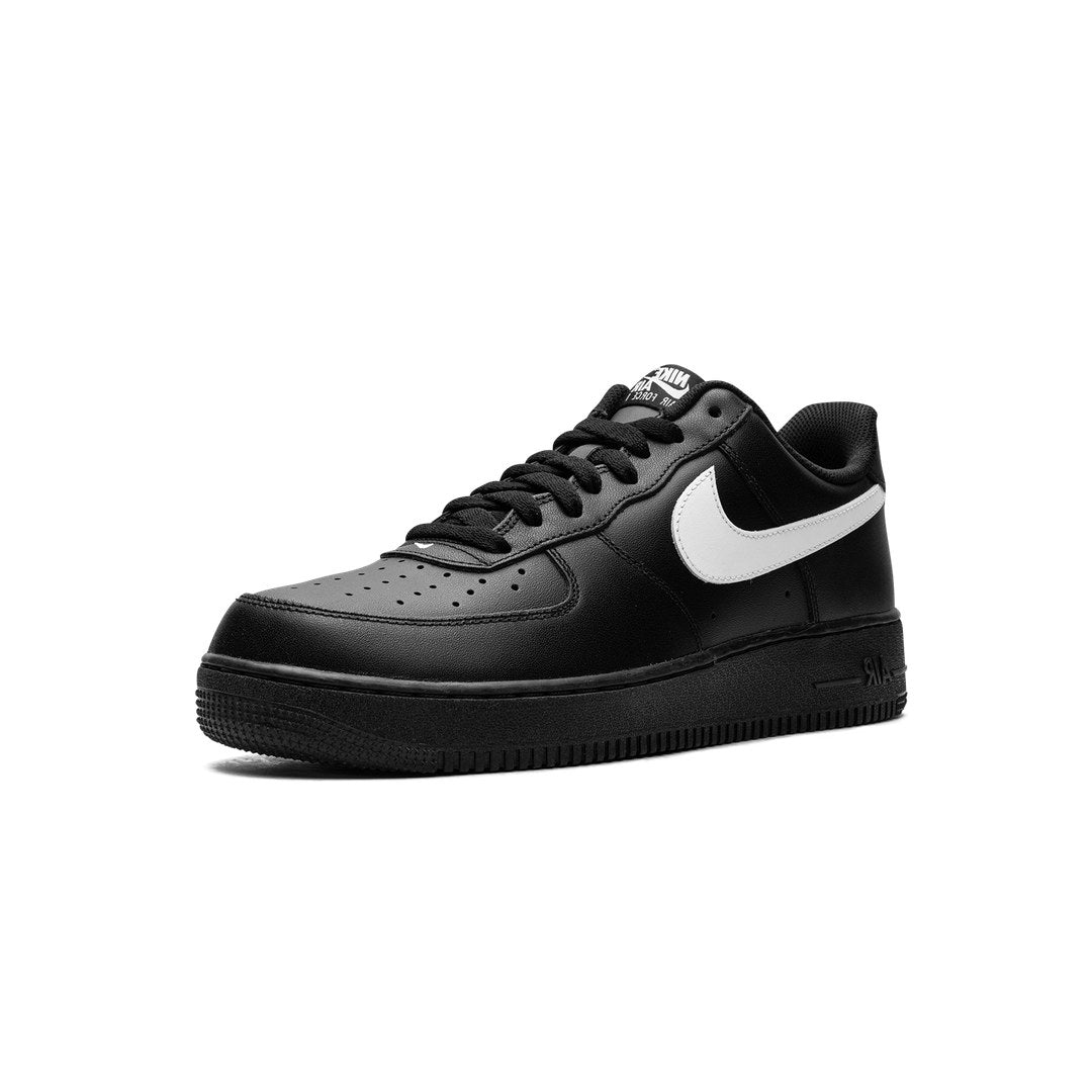 NIKE AIR FORCE 1 LOW &