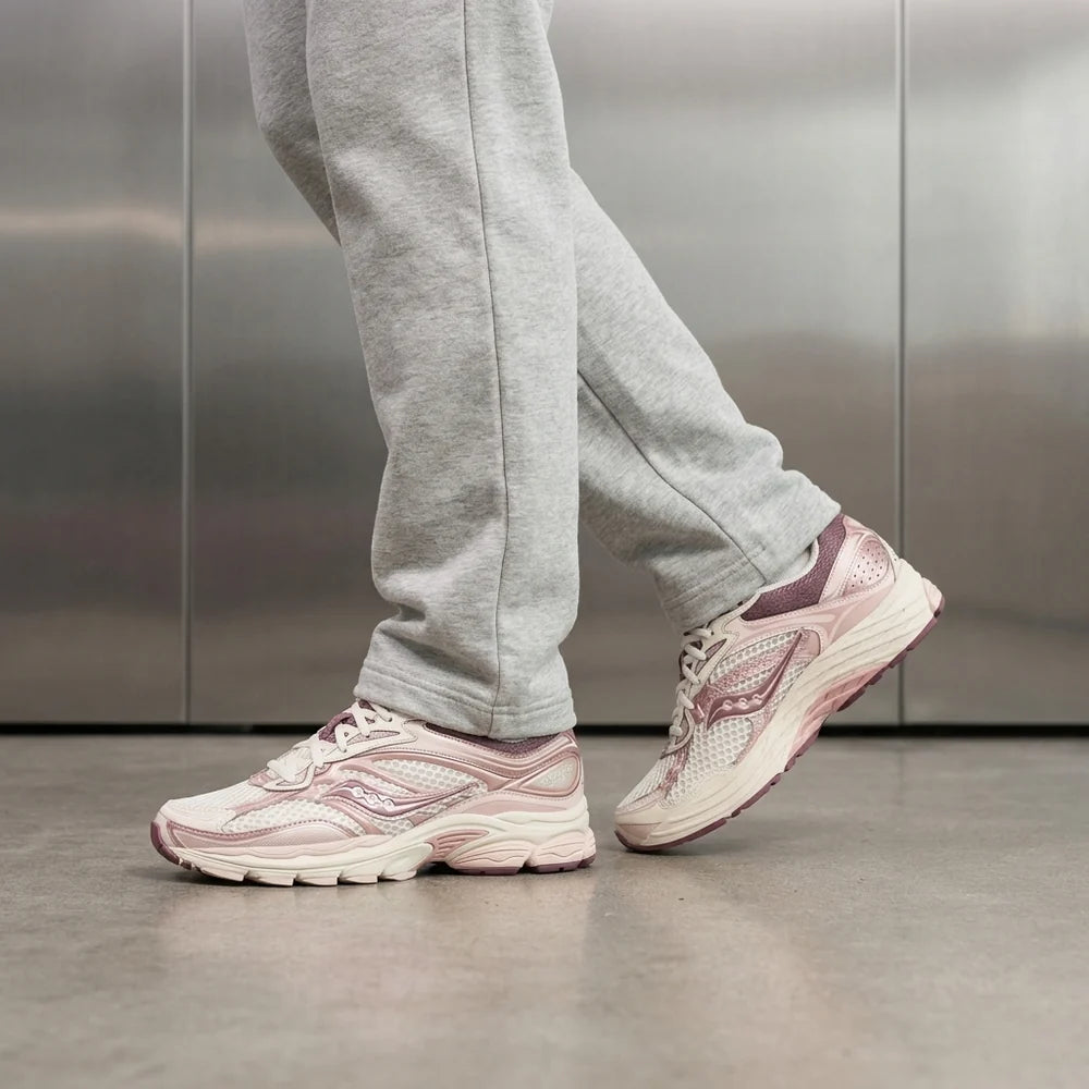SAUCONY PROGRID OMNI 9 &