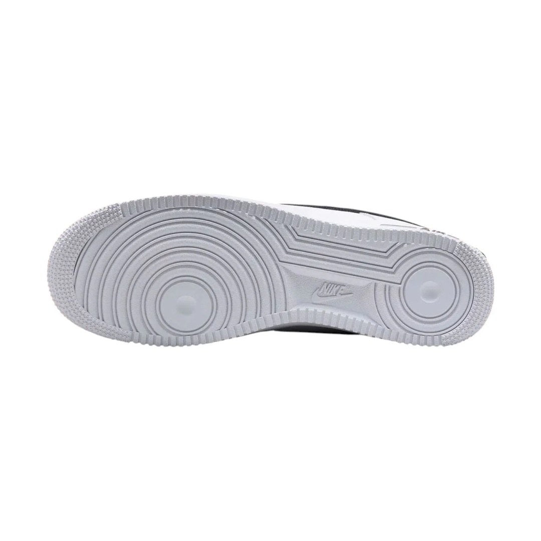 NIKE AIR FORCE 1 LOW &