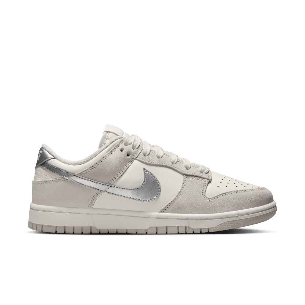 NIKE DUNK LOW SILVER SWOOSH (WOMEN&