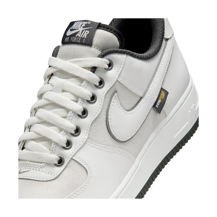 NIKE AIR FORCE 1 LOW &