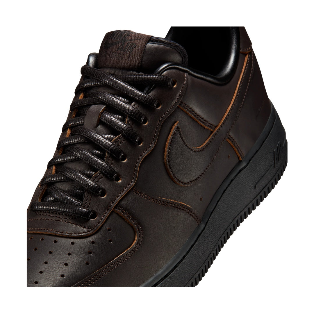 NIKE AIR FORCE 1 LOW &