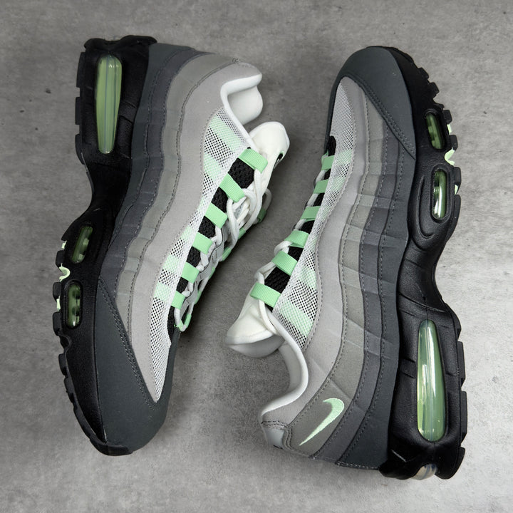 NIKE AIR MAX 95 OG BIG BUBBLE FRESH MINT (WOMEN&