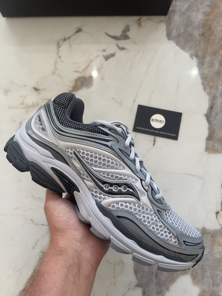 SAUCONY PROGRID OMNI 9 OG Microchip