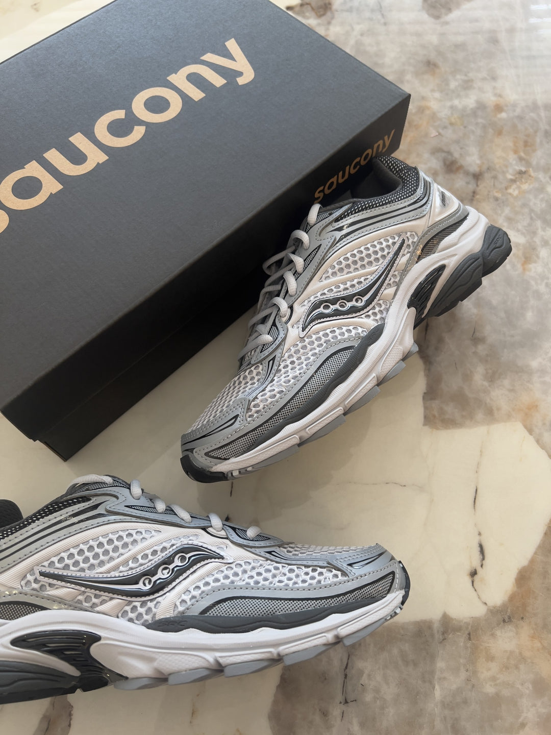 SAUCONY PROGRID OMNI 9 OG Microchip