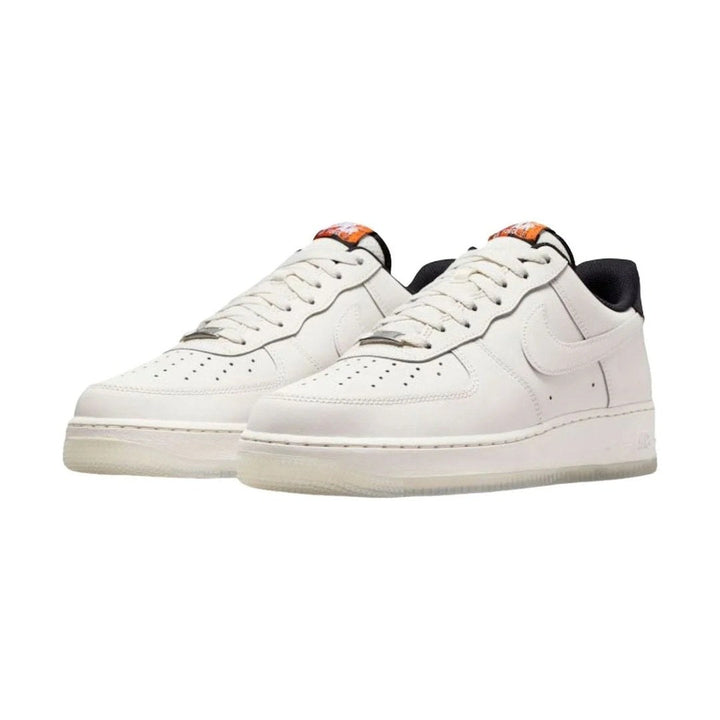 NIKE AIR FORCE 1 LOW &