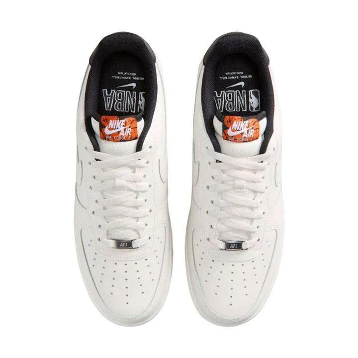 NIKE AIR FORCE 1 LOW &