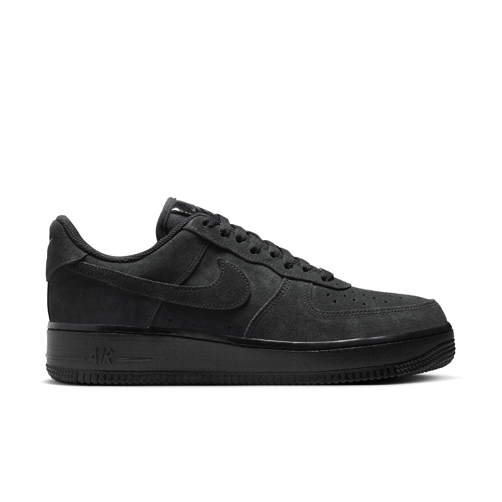 NIKE AIR FORCE 1 &