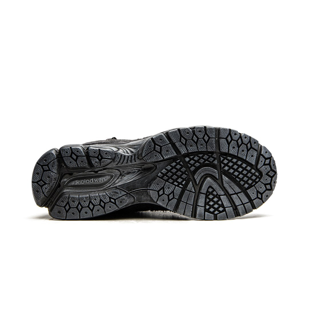 NEW BALANCE 2002R PROTECTION PACK PHANTOM