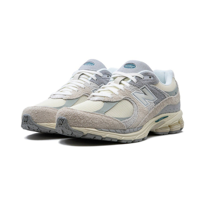 NEW BALANCE 2002R LINEN