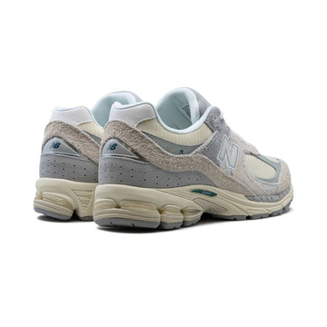 NEW BALANCE 2002R LINEN — Stock