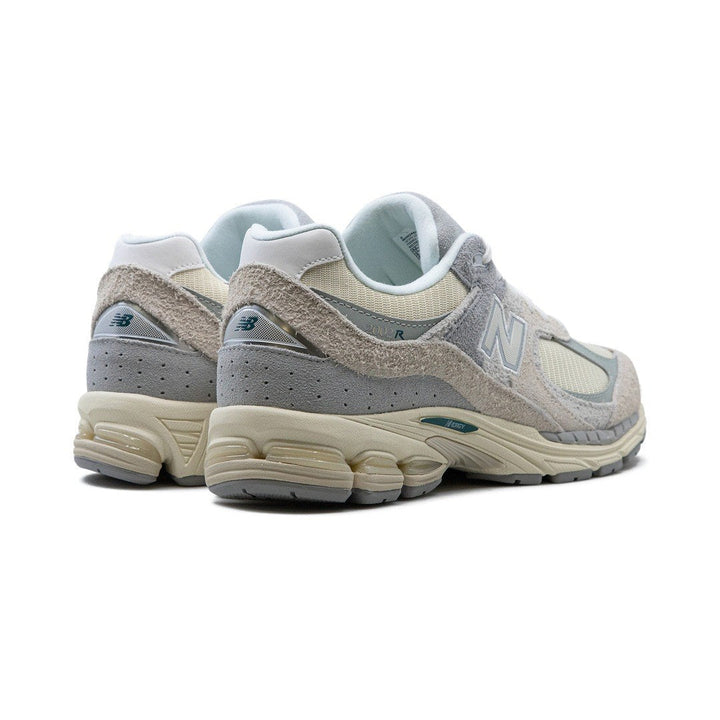 NEW BALANCE 2002R LINEN