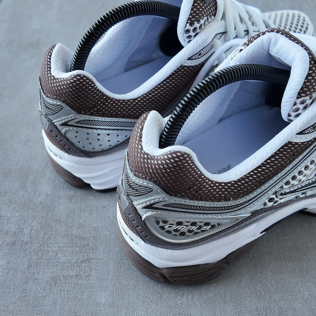 SAUCONY PROGRID OMNI 9 OG WHITE BROWN