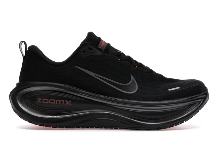 NIKE VOMERO PLUS BLACK BRIGHT CRIMSON