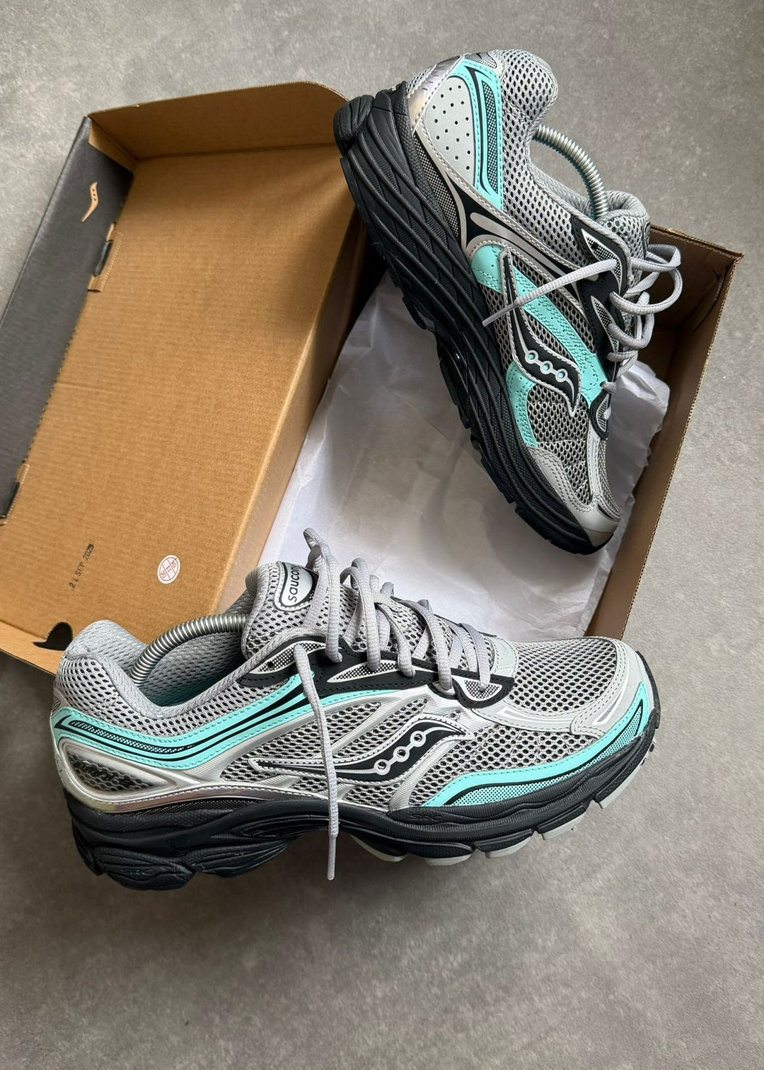 SAUCONY PRO GRID OMNI 9 FOSSIL SPLASH