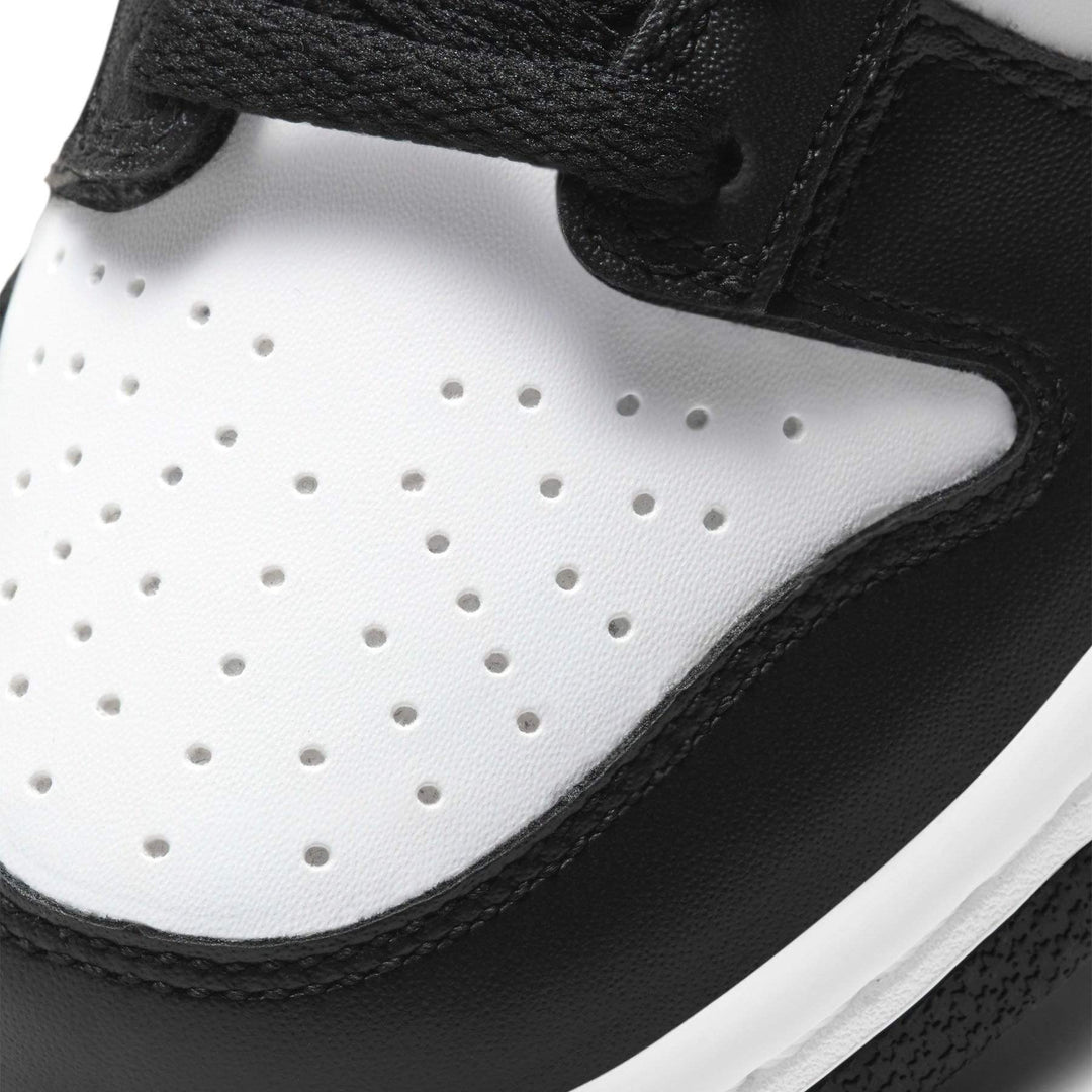 NIKE DUNK LOW GS &