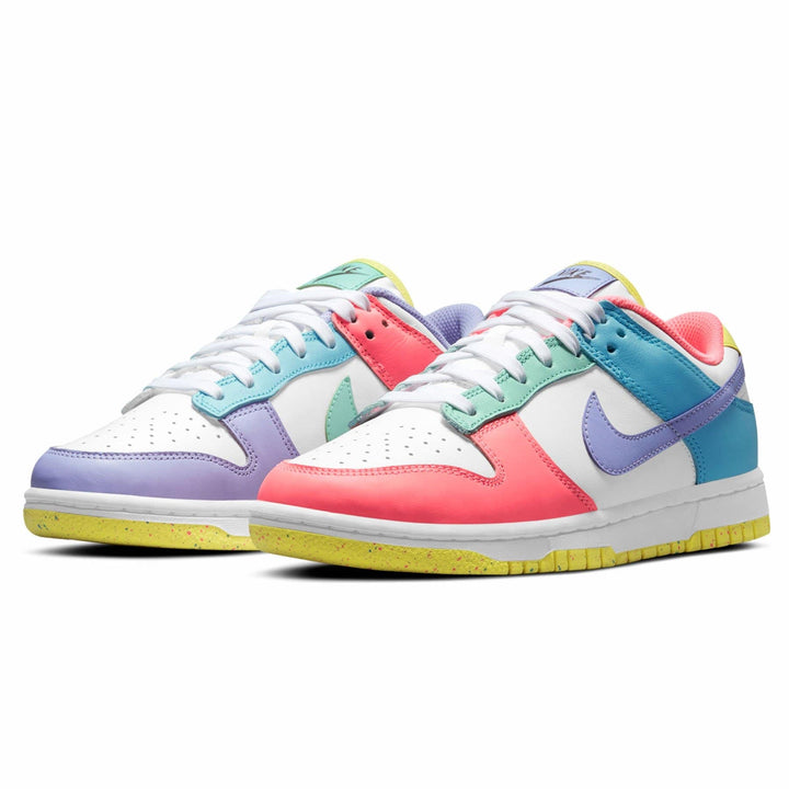 NIKE DUNK LOW SE WMNS &