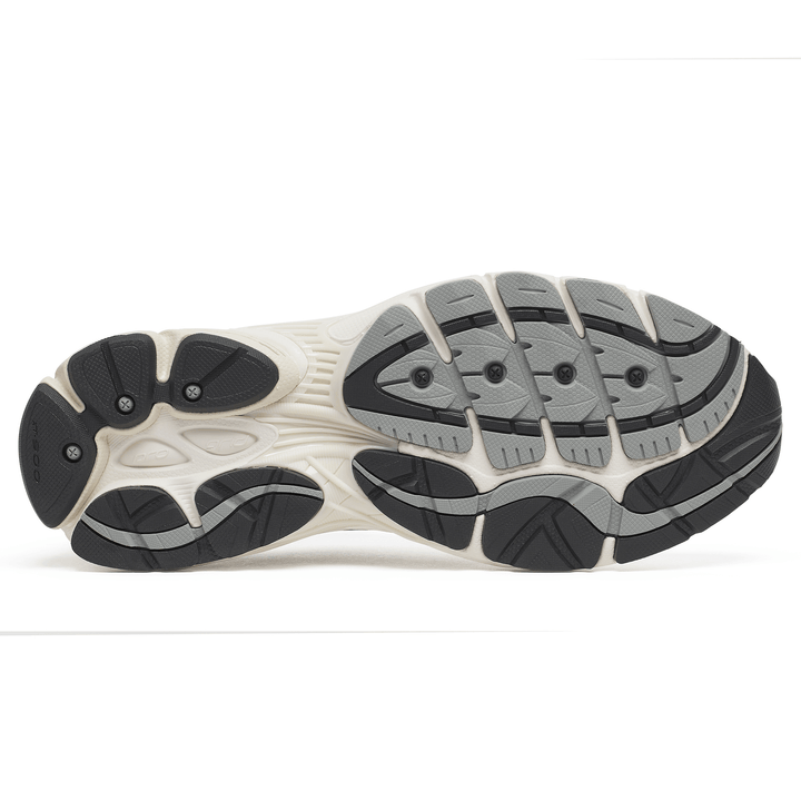 SAUCONY PROGRID OMNI 9 &