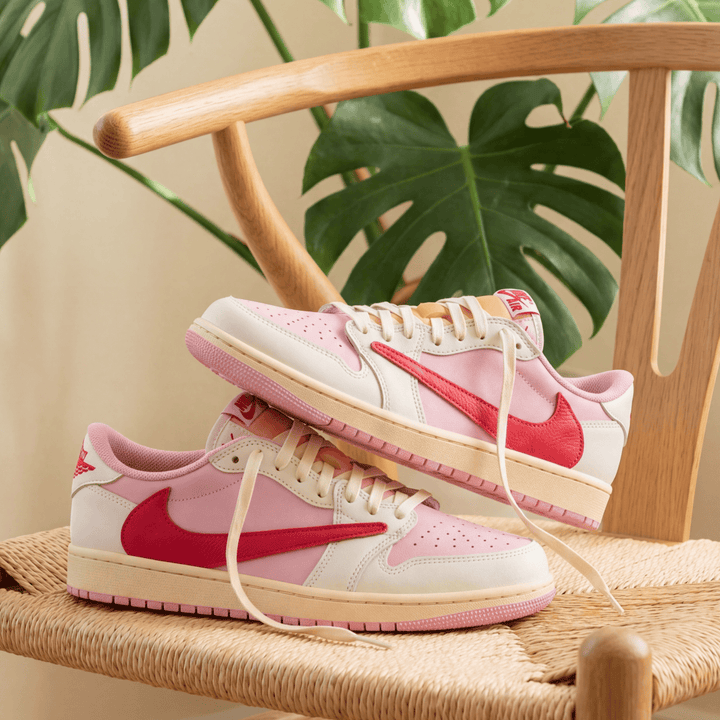 TRAVIS SCOTT X AIR JORDAN 1 RETRO LOW OG &