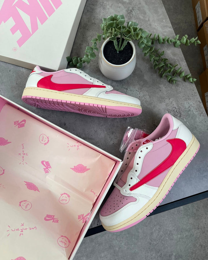 TRAVIS SCOTT X AIR JORDAN 1 RETRO LOW OG &